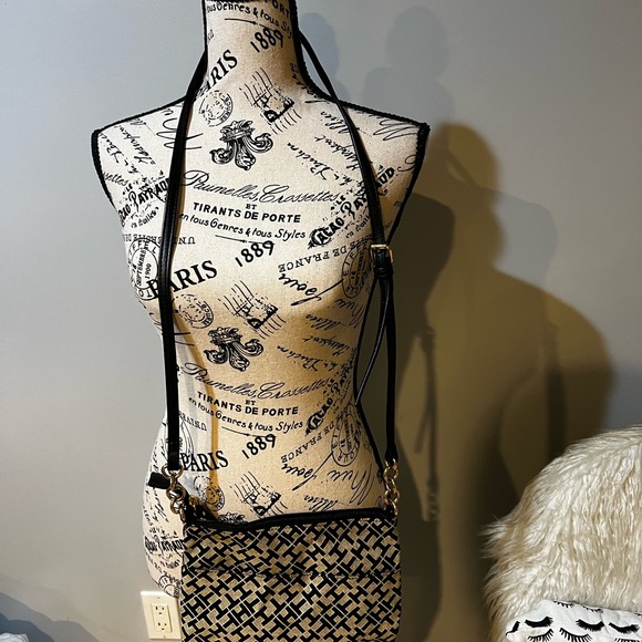 Tommy Hilfiger Black and Cream Crossbody Bag - Picture 2 of 3